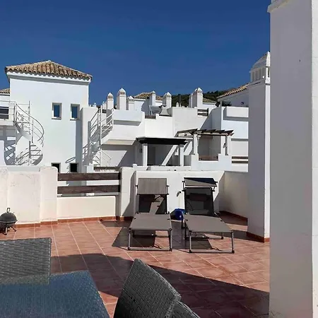 Apartment Penthouse Seaview And Golf Valle Estepona